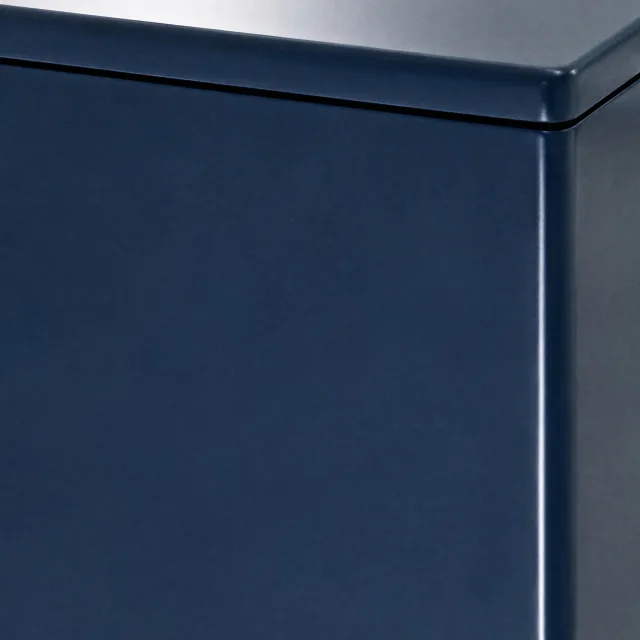 Detalhe do canto e do acabamento azul da Mesa de Pebolim Capri
